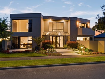 Builders Own Home - 30 Year Tenure!