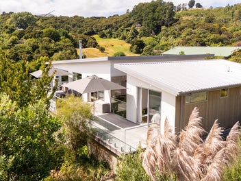 Modern luxury -- selling below purchase price