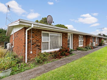 3 x Brick & Tile Units - Investment