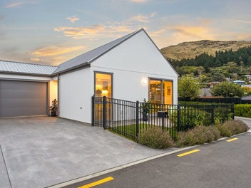 Perfection with Timeless Appeal!!