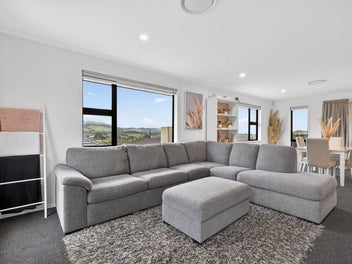 Elevated Living with Amazing Rural Outlook !