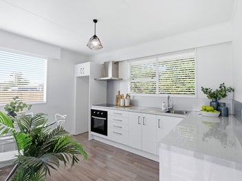 Renovated Two Bedroom : Westend