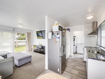 Fantastic Flaxmere Home