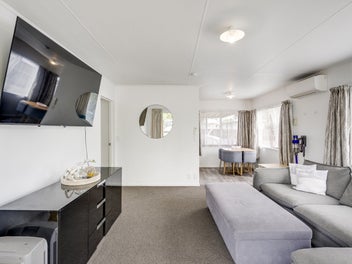 Fantastic Flaxmere Home