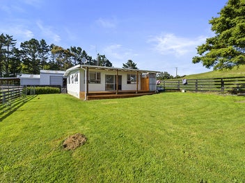 COUNTRY CALM, TOWN CONVENIENCE