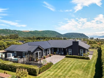 The Perfect Kinloch Family Home