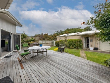 Four bedroom home, double garage + big workshop