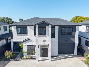 URGENT SALE - Vendors Are Aussie Bound!