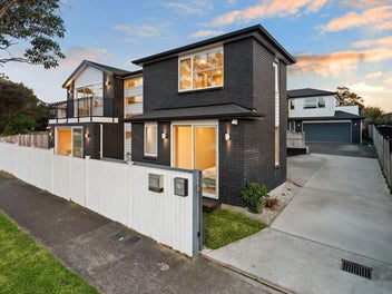 The Ultimate Luxury Living - Must Sell!