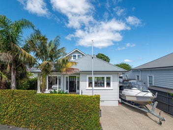 Dream Family Home by the Beach