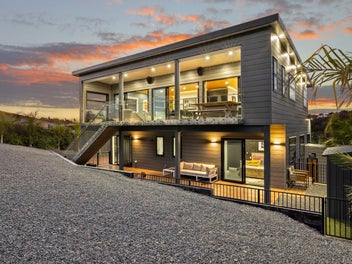 Aluminium Clad Executive Home