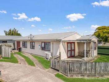 Easy Living in the Heart of Greenmeadows