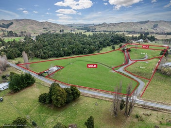 No covenants with this new Elsthorpe subdivision