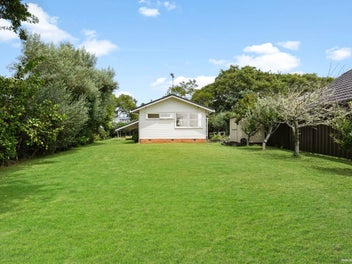 CHARACTER HOME ON FULL SECTION BORDERING RESERVE