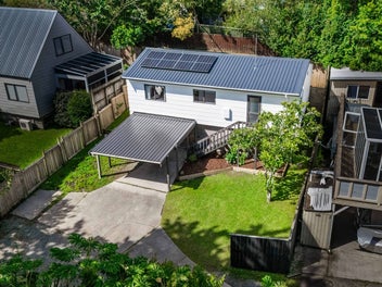 Standalone Living with Solar & Ample Parking