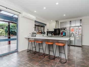 Two minutes to Hamilton