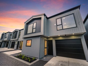 Brand-New Standalone Freehold Home - 4 bedrooms