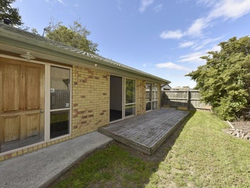 Freestanding townhouse on its own section