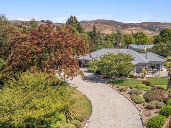 Spacious Family Living with Income Potential