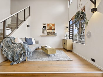 Unique City Fringe Living