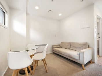 Rare Dual-Key Opportunity Strong Rental Returns!