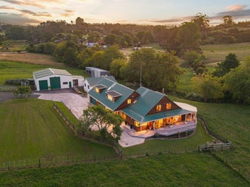 Home, Studio, Workshop on 4ha