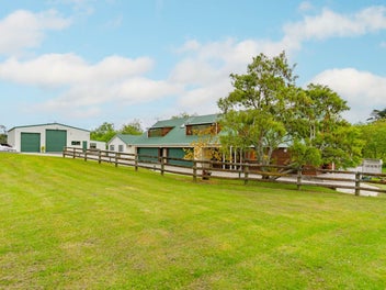 Home, Studio, Workshop on 4ha