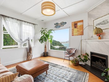 Sun, Sea Views & Superb Family Living!