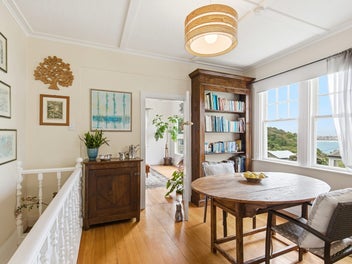 Sun, Sea Views & Superb Family Living!