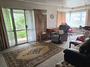 A Honey for the Money ....