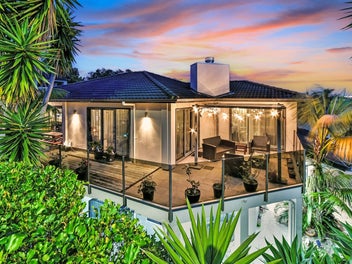 Spacious Family Home and Top School Zones