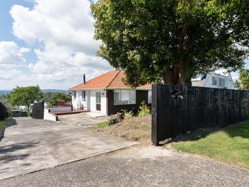 Premium Home & Income Estate on 1181m²