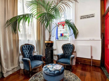 Walk Into 2 Splendid Luxury Apartments