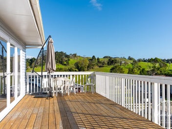 URGENT SALE - Present all offers!