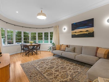 Sun-soaked art deco elegance | Grammar zone