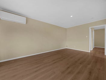 Perfectly Positioned in Golden Circle