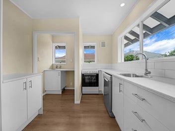 Perfectly Positioned in Golden Circle