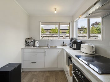 Tidy townhouse in fantastic location!