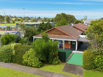 Parkside Living with Home Business Potential