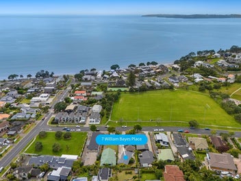 Family Living in Red Beach