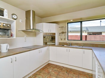 * UNDER OFFER * Make Their Downsize Your Opportuni