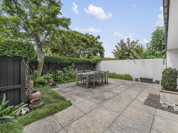 A freehold picture painted