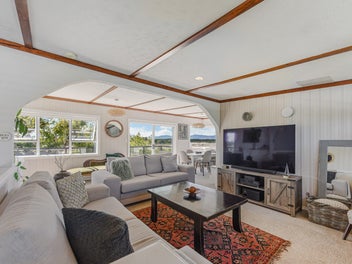 Prime Mapua Village Estuary Frontage