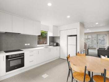 ASTUTE INVESTMENT - TILT PANEL CONSTRUCTION