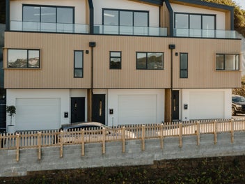 Brooklyn Townhouse- Exceptional Value