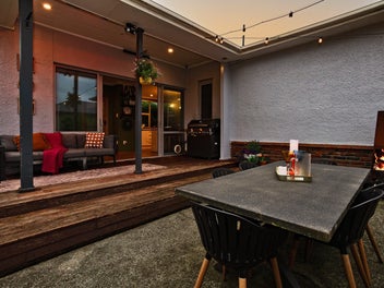 Space, Sun & Privacy. The Ultimate Family Haven