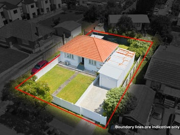 Secret Garden With Potential change to Fee Simple