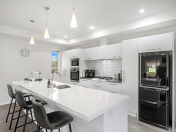 Spacious Four-Bedroom Home in Sovereign Palms