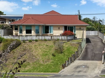 Sun soaked home by the sea