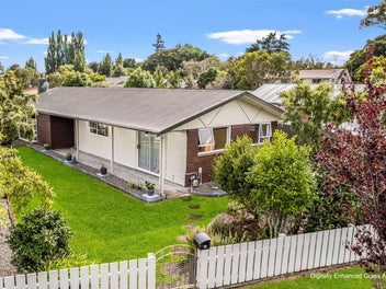 Sun-Soaked Living with Supersized Garage